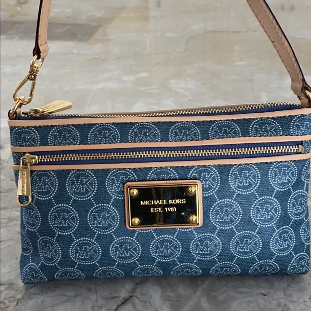 Michael Kors Jet Seater Large Wristlet